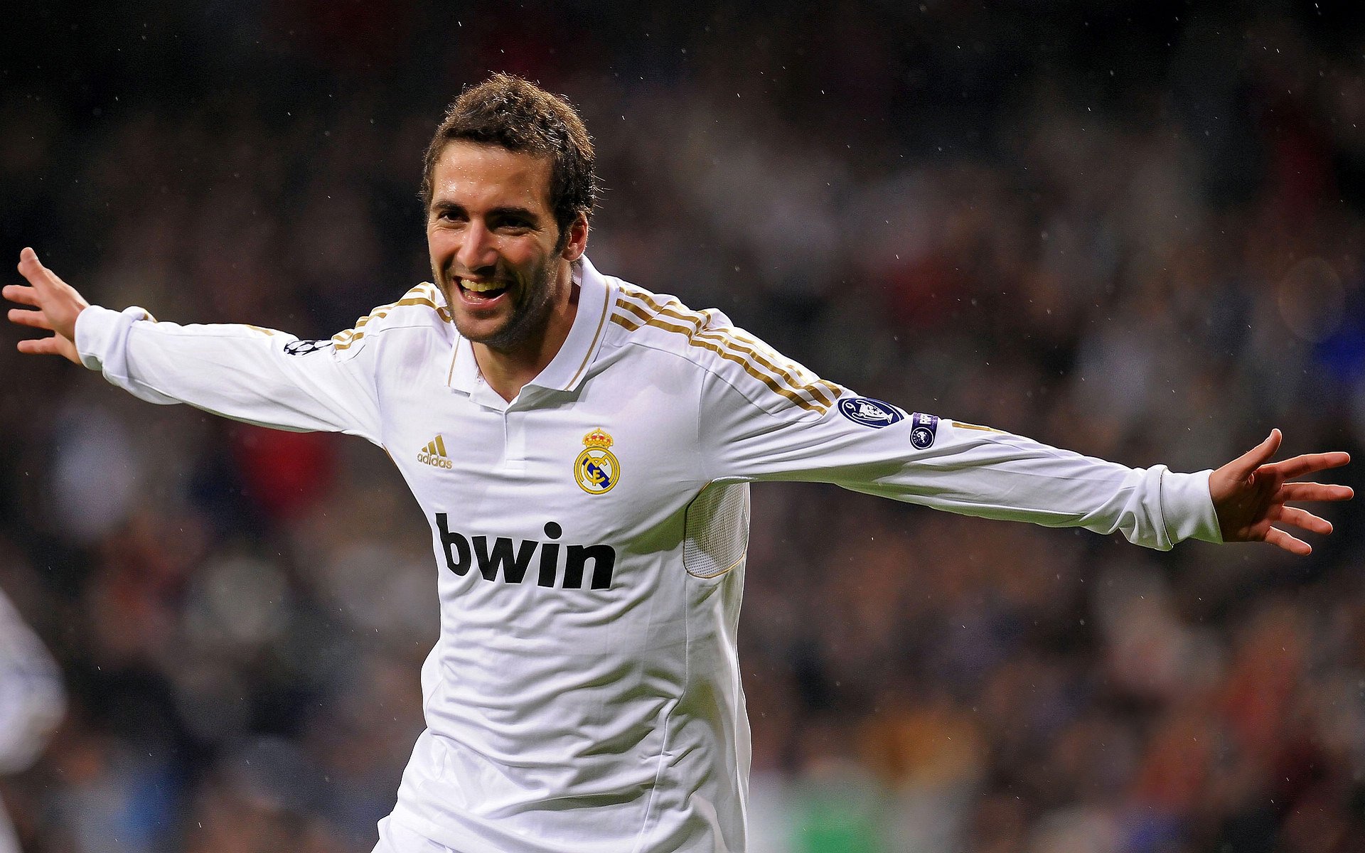 爱游戏GAMING平台-赛事开始前的新闻发布，预热气氛浓厚，赛事新闻稿范文